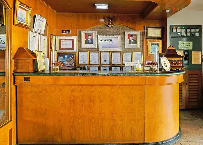 Super Oyo Collection O 92690 LimasHotel Palembang